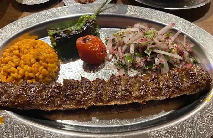 Turgut Restoran Sirkeci - Sirkeci - Türk, Osmanlı, Kebap - 4. fotoğraf - kebap ve online restoran rezervasyonu