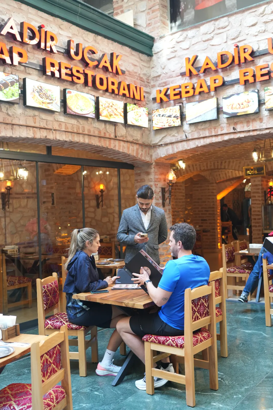 Kadir Uçak Kebap Restoran - Beyoğlu - Türk, Osmanlı, Kebap - 2. fotoğraf - kebap ve online restoran rezervasyonu