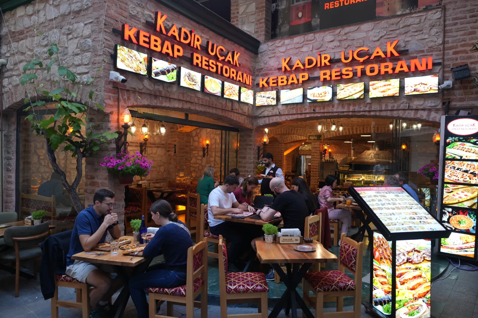 Kadir Uçak Kebap Restoran | Beyoğlu | Türk, Osmanlı, Kebap | kebap restoran rezervasyon | MasaPOS Rezerva Kadir Uçak Kebap Restoran - Beyoğlu - Türk, Osmanlı, Kebap - fotoğraf - kebap ve online restoran rezervasyonu